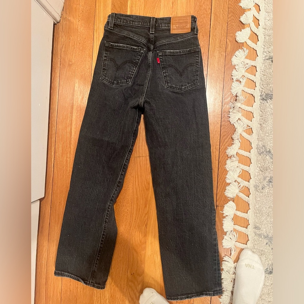 Levi’s Ribcage Straight - Picture 2 of 5